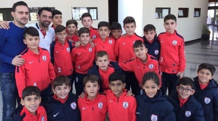 Altınordulu &Ccedil;ocuklara Xavi S&uuml;rprizi