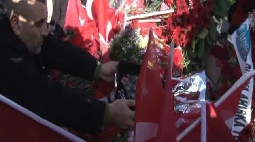 Şehitler Tepesine Ziyaret&ccedil;i Akını