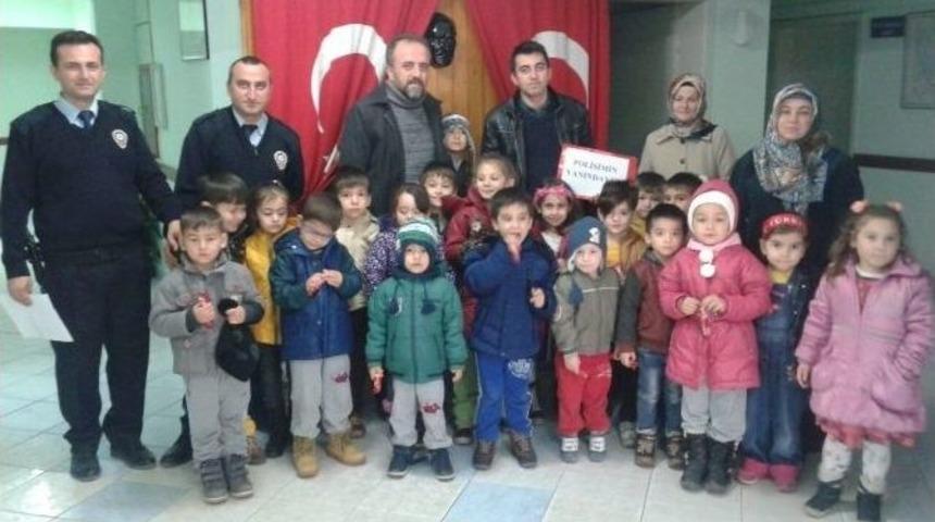 Minik &Ouml;ğrencilerden Polislere Taziye Ziyareti