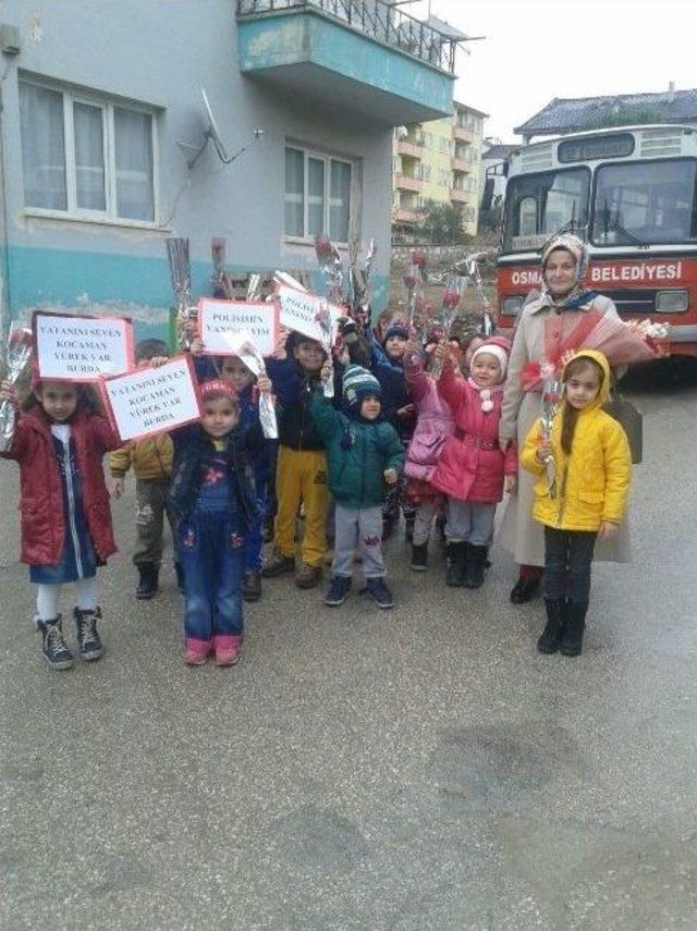 Minik Öğrencilerden Polislere Taziye Ziyareti