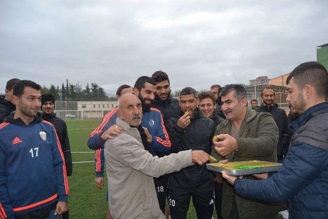 Atlı’dan Kozan Belediyespor’a Baklavalı Destek