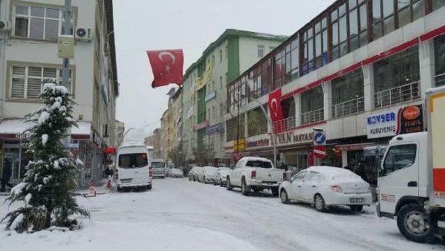 Doğu Karadeniz’De 874 Köy Yolu Ulaşıma Kapandı