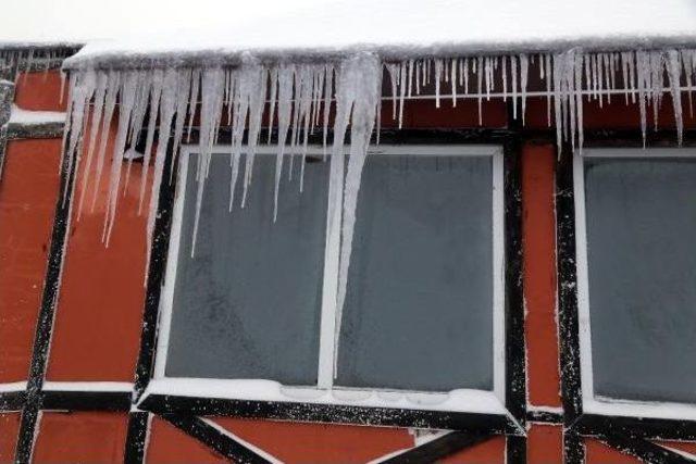 Kartepe'de Kar Kalınlığı 110 Santime Ulaştı