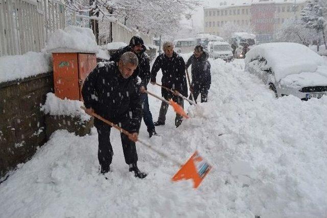 Belediye Ekiplerinden Kar Seferberliği