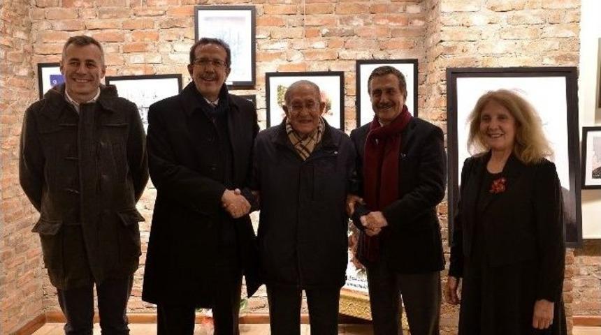 İnşaat Ve İnsana Karikat&uuml;rist Yorumu