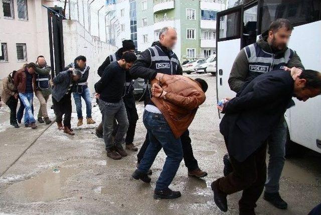 Van&rsquo;da Fuhuş Operasyonunda G&ouml;zaltına Alınan 8 Kişi Adliyeye Sevk Edildi 2