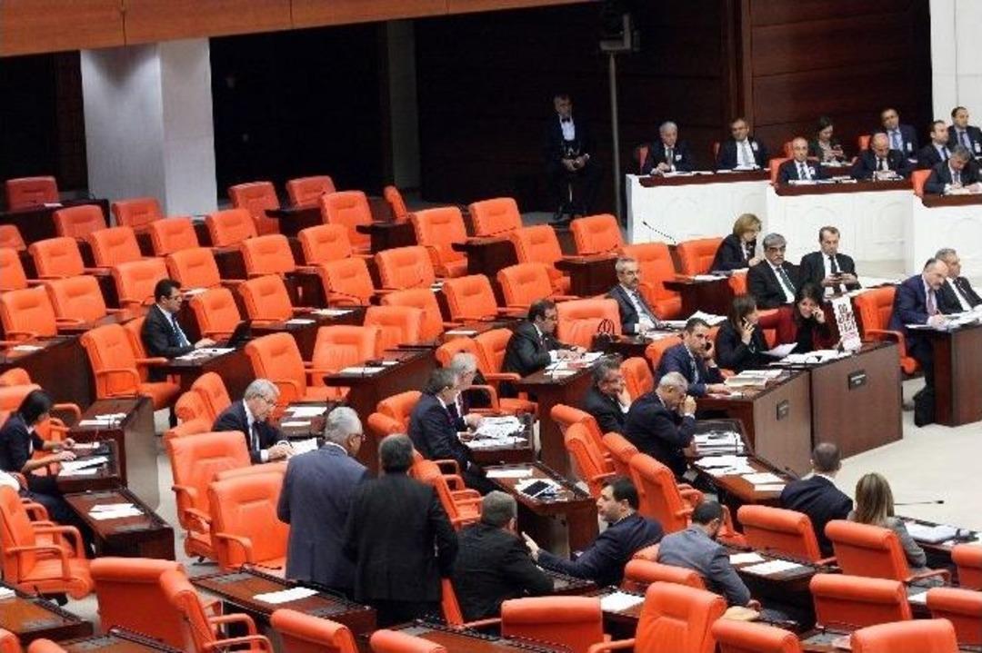 Genel Kurulda Tutuklu Hdp&rsquo;li Vekillerin Fotoğrafları Kaldırıldı