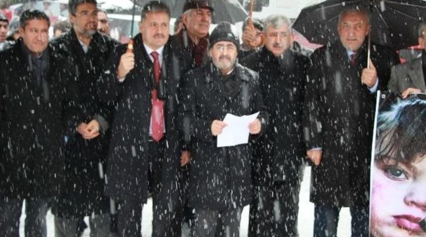 Halep İ&ccedil;in 10 Tır Un Yardımı Yola &Ccedil;ıktı