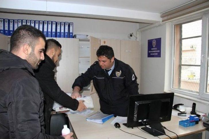 Gençlerden Polislere Anlamlı Ziyaret G3