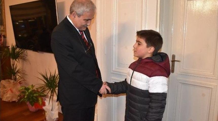 Spor Kul&uuml;pleri İ&ccedil;in Validen Destek İstediler