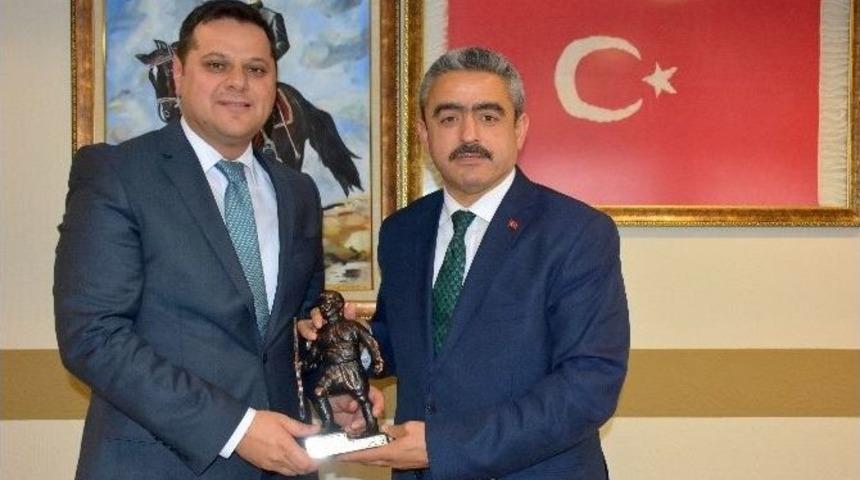 Buharkent Kaymakamı Cemil &Ouml;zt&uuml;rk, Başkan Alıcık İle Vedalaştı