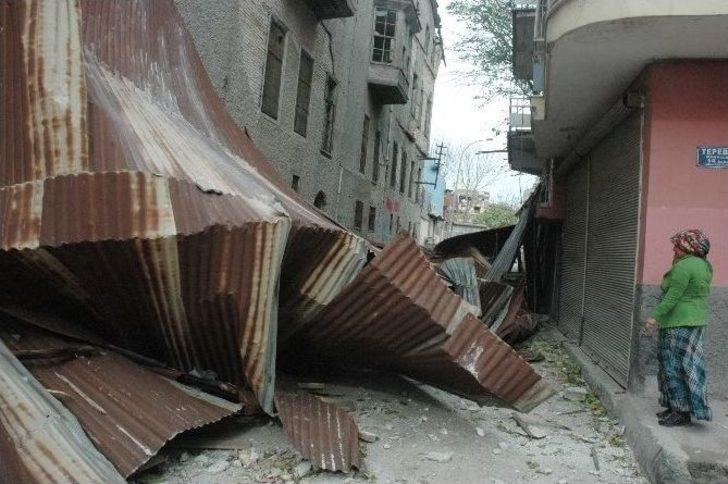 Şiddetli Rüzgar, Tarihi Tepebağ Lisesi’nin Çatısını Uçurdu G2