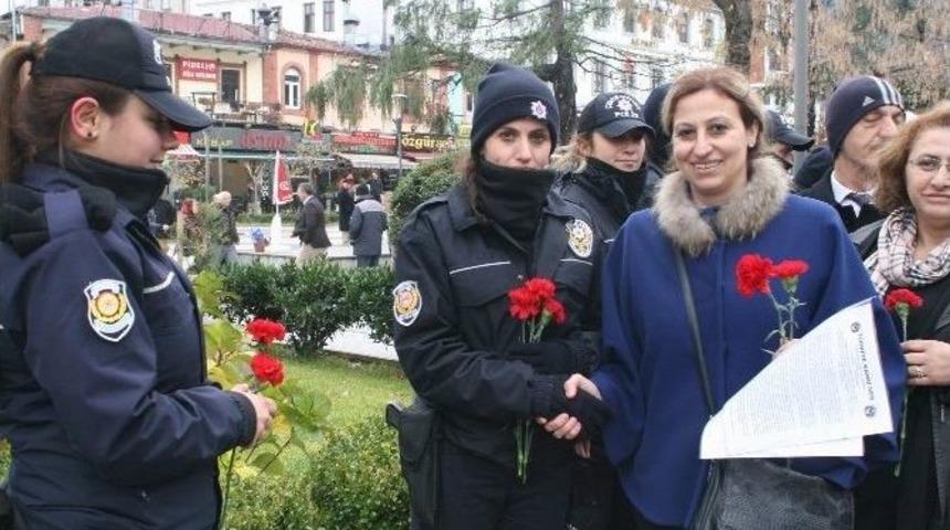 İstanbul&rsquo;daki Ter&ouml;r Saldırısı Trabzon&rsquo;da Protesto Edildi