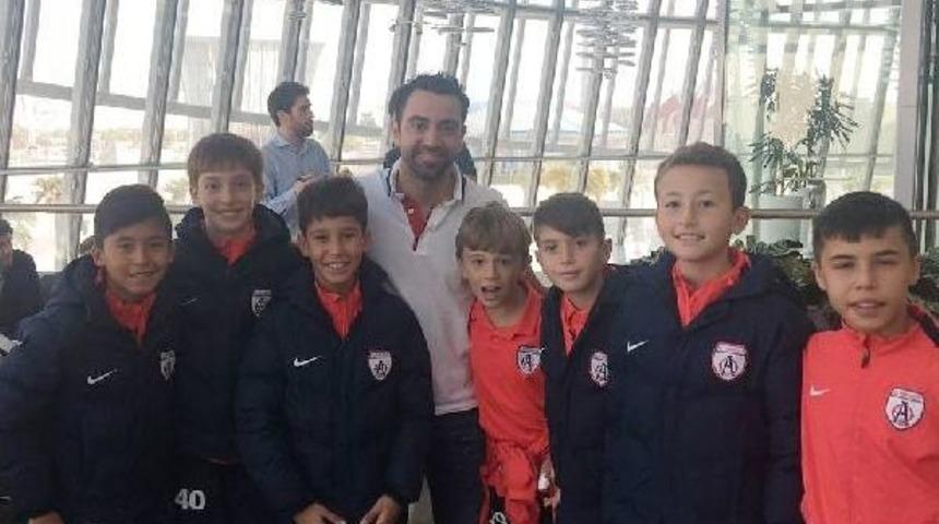 Altınordulu Miniklere Xavi'den S&uuml;rpriz