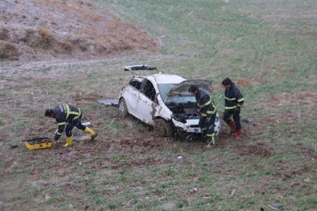 Kahta’Da Otomobil Devrildi: 3 Yaralı