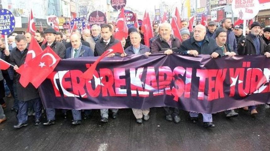 D&uuml;zce&rsquo;de &rsquo;ter&ouml;re Karşı Tek Y&uuml;rek&rsquo; Y&uuml;r&uuml;y&uuml;ş&uuml;