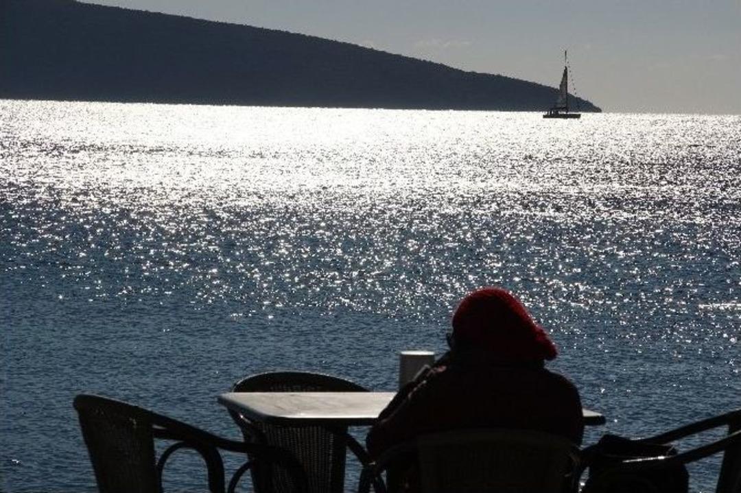 Doğu&rsquo;da Kar &Ccedil;ilesi, Ege&rsquo;de Yaz Keyfi