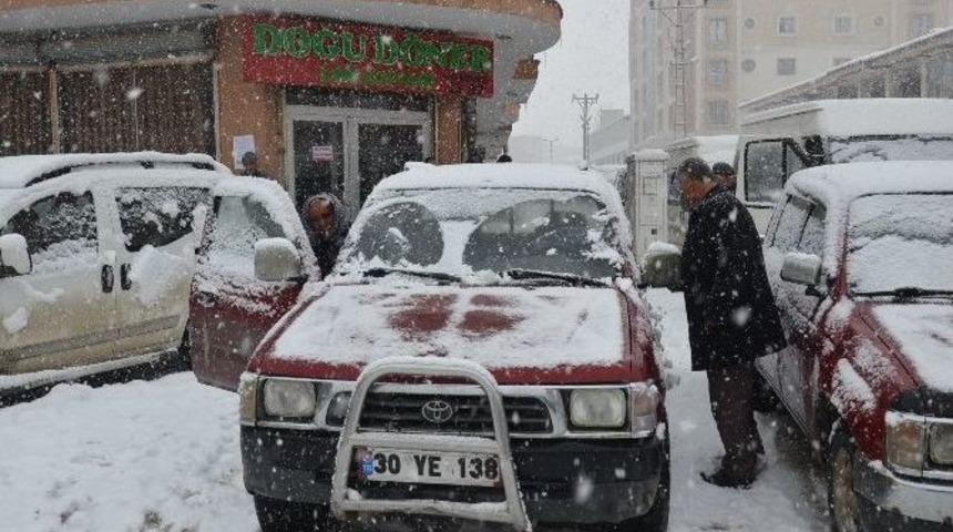 Y&uuml;ksekova&rsquo;da Kar Esareti