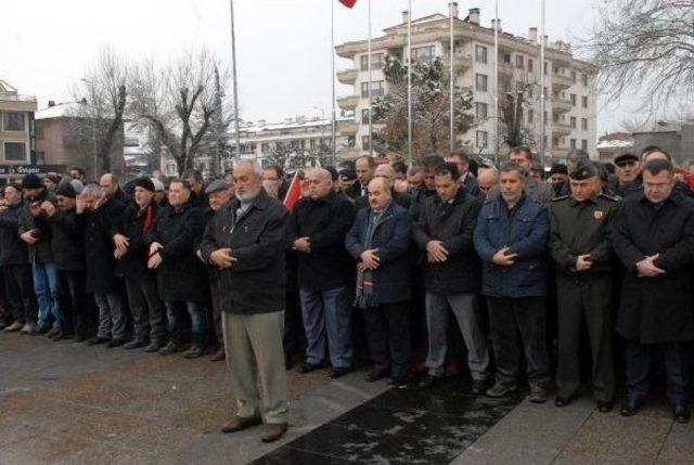 Düzce'de 'şehitlere Saygı, Teröre Lanet' Yürüyüşü