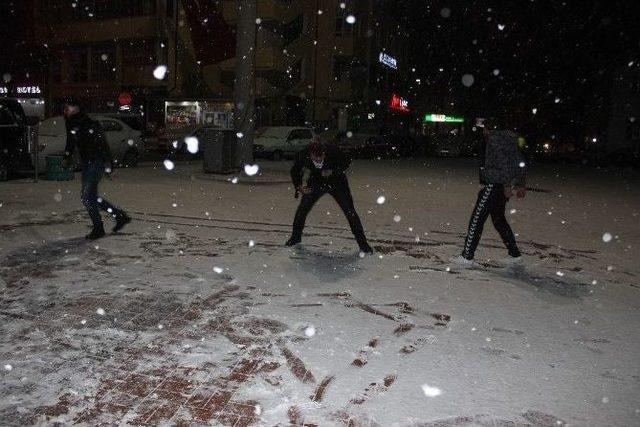 Kar, Tavşanlı’da Etkili Oldu