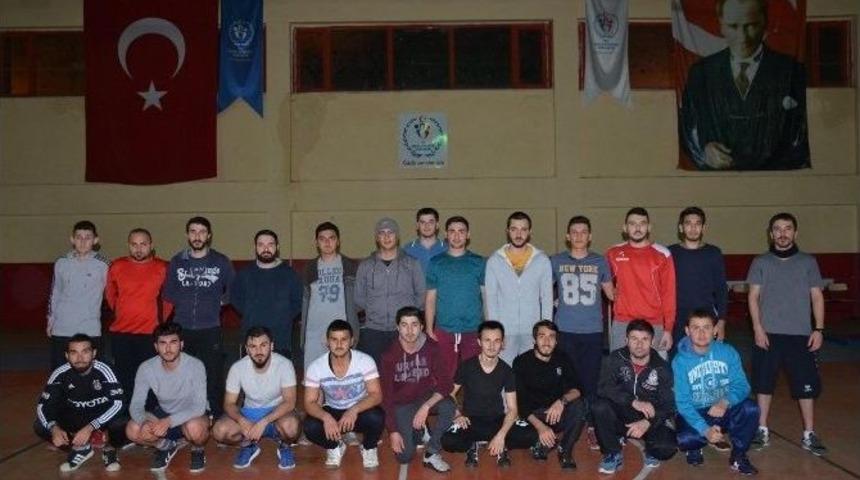 Polis &Ouml;zel Harekat Sınavı&rsquo;na Katılacak Gen&ccedil;ler İ&ccedil;in Kurs D&uuml;zenlendi