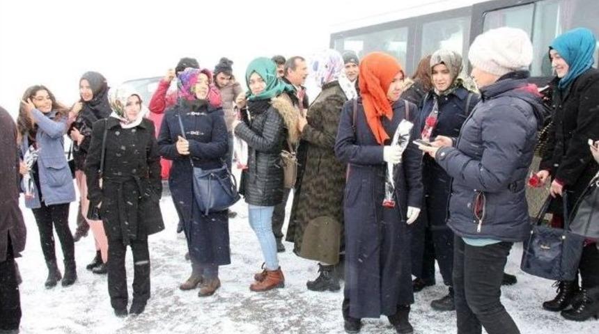 Bozok Üniversitesi Öğrencileri Polislere Çorba İkramında Bulundu