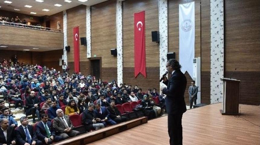 Öğrencilere Etkili İletişim Semineri Verildi