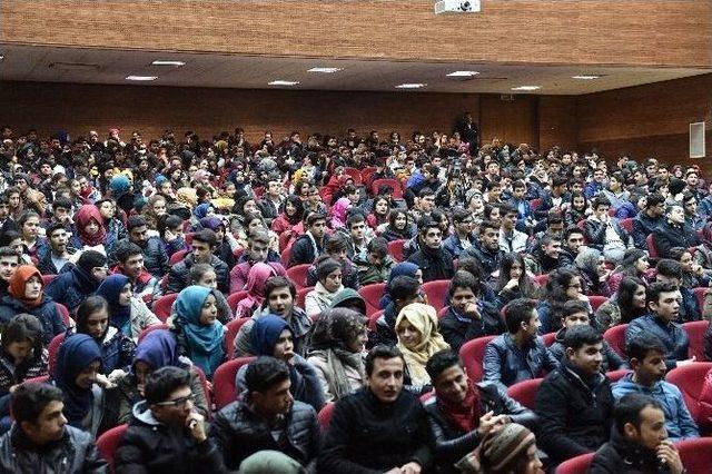 Öğrencilere Etkili İletişim Semineri Verildi