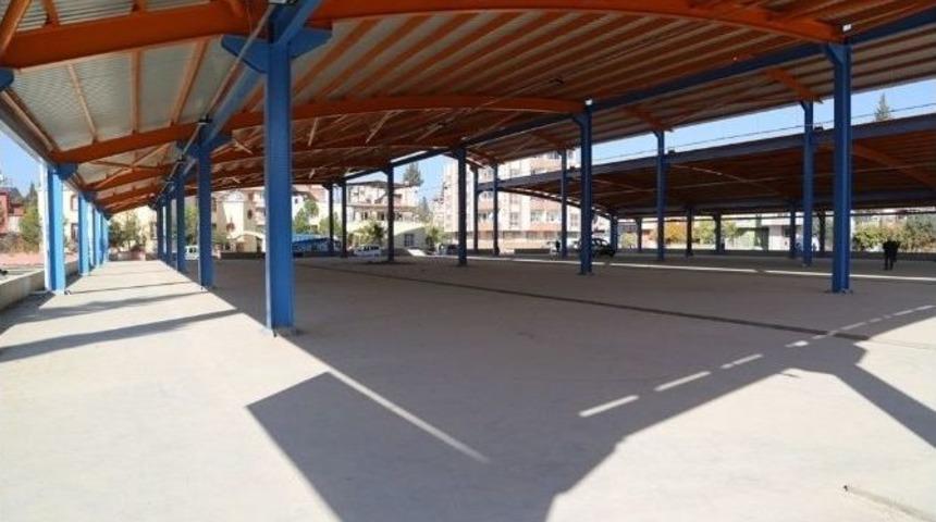 Y&uuml;reğir&rsquo;in İkinci Kapalı Semt Pazarı Hizmete Hazır