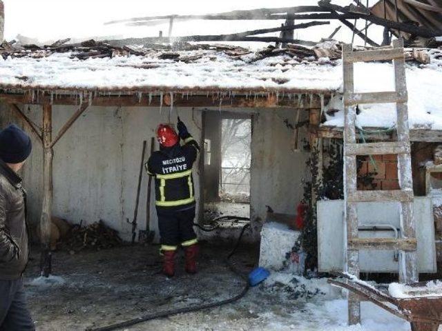 Epilepsi Hastası, Evdeki Yangında Can Verdi