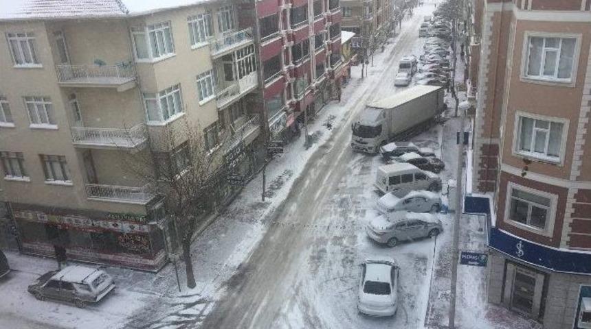 Kulu&rsquo;da Okullara Bir G&uuml;n Kar Tatili