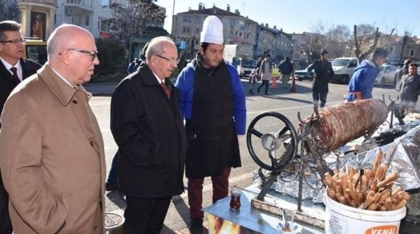 Albayrak Ve Eşkinat Y&ouml;resel &Uuml;r&uuml;n Stantlarını Gezdi
