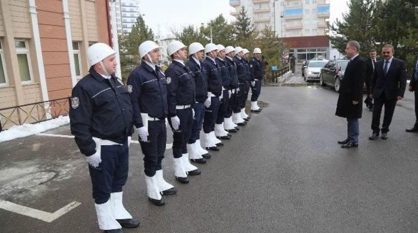 Sivas Valisi G&uuml;l, İl Emniyet M&uuml;d&uuml;r&uuml; Aksoy&rsquo;u Ziyaret Etti