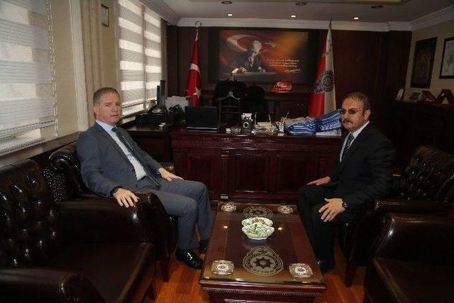 Sivas Valisi G&uuml;l, İl Emniyet M&uuml;d&uuml;r&uuml; Aksoy&rsquo;u Ziyaret Etti 1