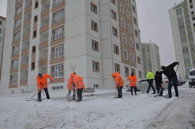 Bir Klimalı Durak Da Yeni Toki’lere