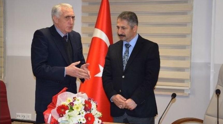 T&uuml;rk-iş Ve Bağlı Sendikalardan Şehit Polisler İ&ccedil;in Başsağlığı Ziyareti