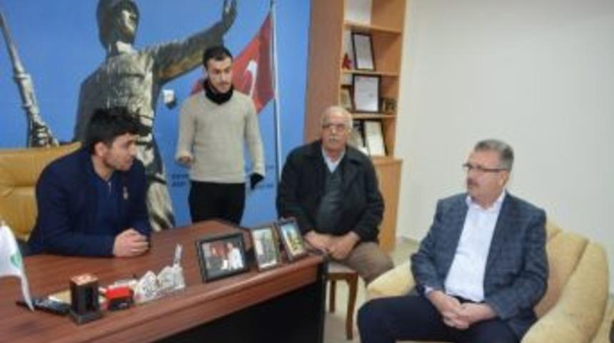 &Ouml;zkan&rsquo;dan Anlamlı Ziyaret