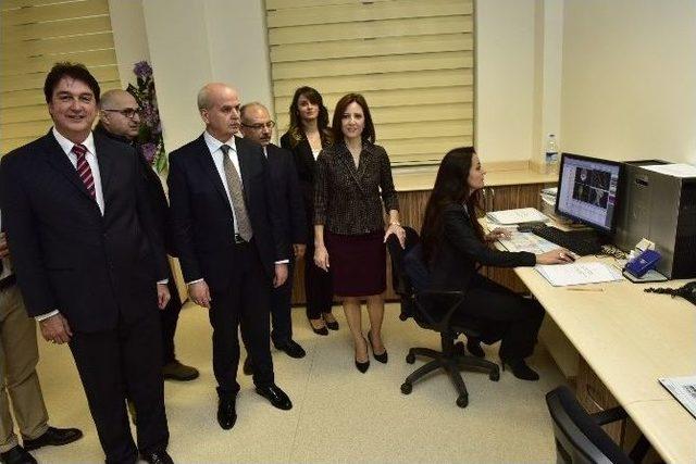 "t&uuml;rkiye&rsquo;de Her Yıl Yaklaşık 150 Bin Kişiye Kanser Tanısı Konuyor" 2