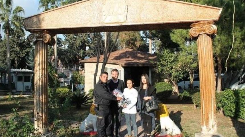 Toros &Uuml;niversitesi &Ouml;ğrencilerinden &Ccedil;evik Kuvvete 44 Karanfil