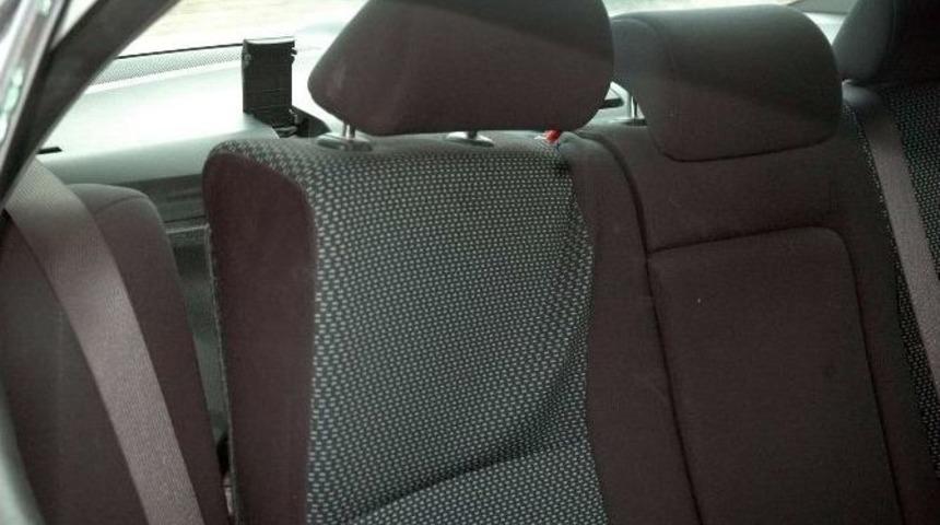 Aracın Arka Camını Kırıp, Bagajdaki 50 Bin Lirayı &Ccedil;aldılar