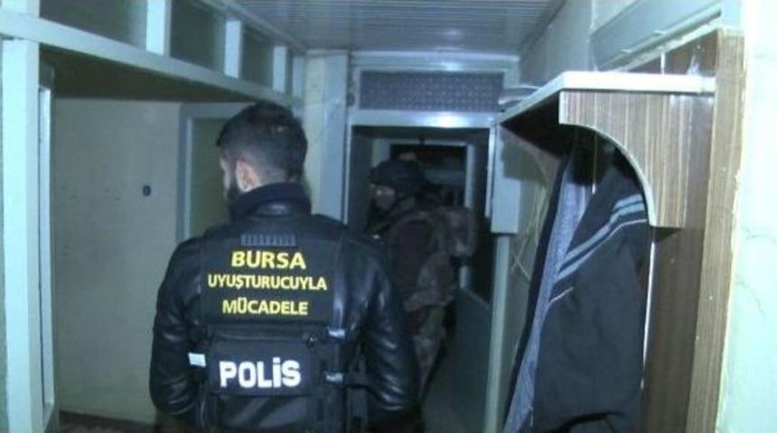Bursa&rsquo;da 200 Polisle Şafak Vakti Uyuşturucu Operasyonu
