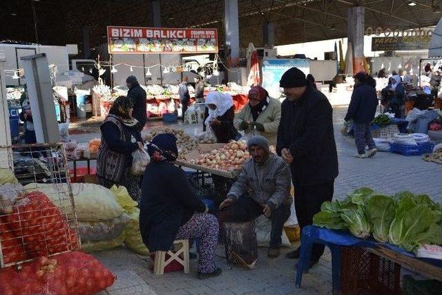 Antalya’da Pazar Esnafının Soğukla İmtihanı