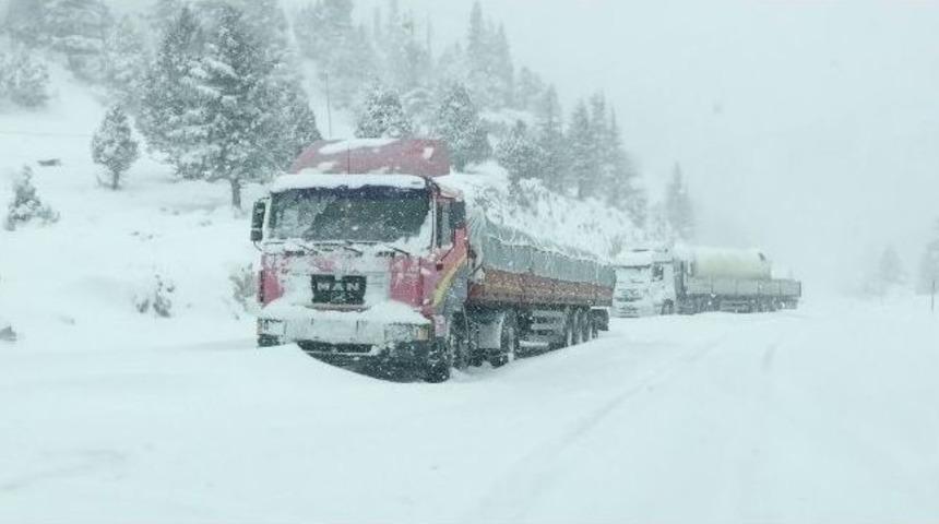 Konya Yolunda Mahsur Kalanları Afad Kurtardı