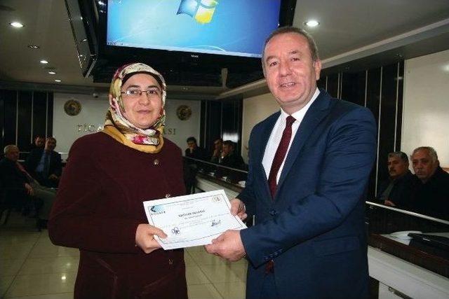 Sungurlu Ticaret Borsası’nda 56 Kursiyer Sertifika Aldı