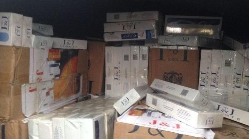 Yakıt Tankerinden 61 Bin Paket Ka&ccedil;ak Sigara &Ccedil;ıktı