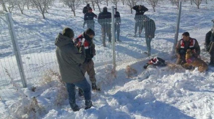 Otomobiliyle Kaza Yaptı, Cesedi 2 Kilometre Ileride Bulundu