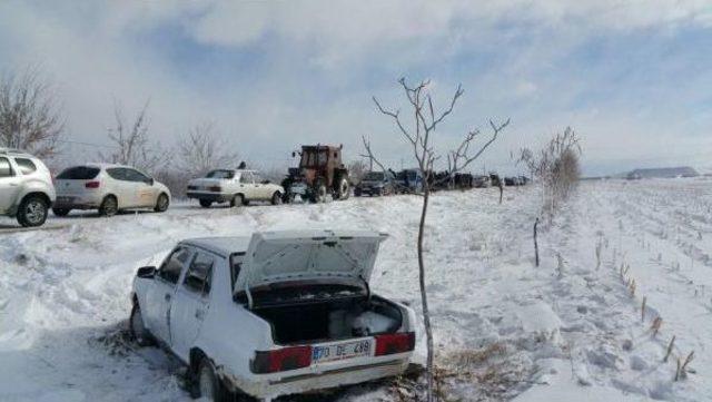 Otomobiliyle Kaza Yaptı, Cesedi 2 Kilometre Ileride Bulundu