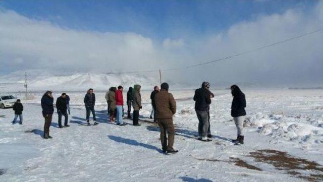 Otomobiliyle Kaza Yaptı, Cesedi 2 Kilometre Ileride Bulundu