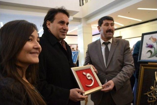 Biga’da Butik Sergi Açıldı