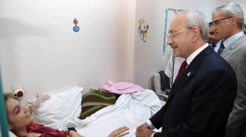 Chp Lideri Kılı&ccedil;daroğlu Beşiktaş&rsquo;taki Saldırıda Yaralananları Ziyaret Etti